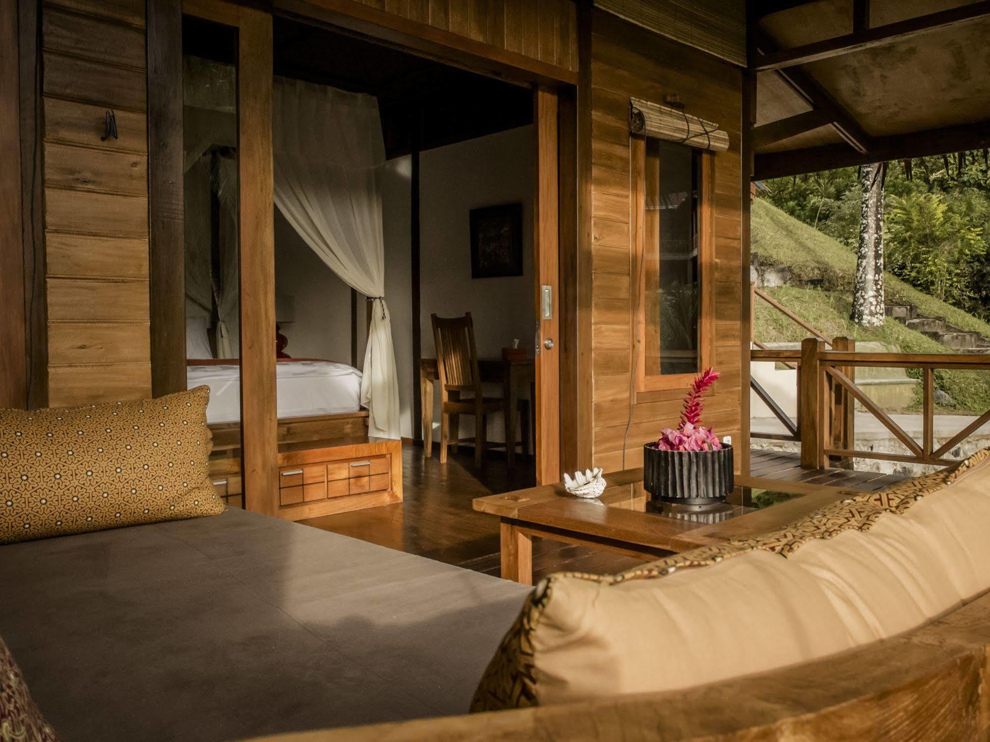 Janji Laut Resort Tanahwangko Exteriör bild
